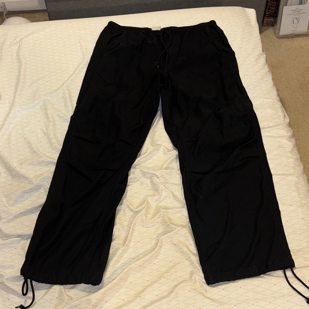 Aritzia Women’s Black Pants